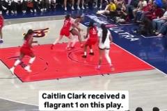 这俩人死对头!WNBA去年状元克拉克对里斯恶犯引发冲突
