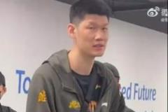 媒体人:胡金秋因腹伤未再庆祝 已悄然离场