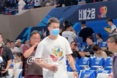 赵继伟现场观战辽篮总决赛G6,四冠两FMVP传奇再现