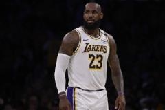 Windhorst:詹姆斯多次强调优先留下湖人,我不会认为他会离队