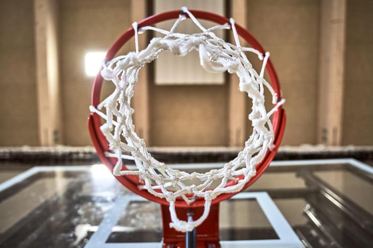 NBA训练师约翰逊赞杨瀚森:运球切入到暴力扣篮,进攻欲望十足