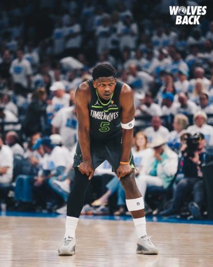 NBA西部决赛华子替补席表现低迷苦笑包头